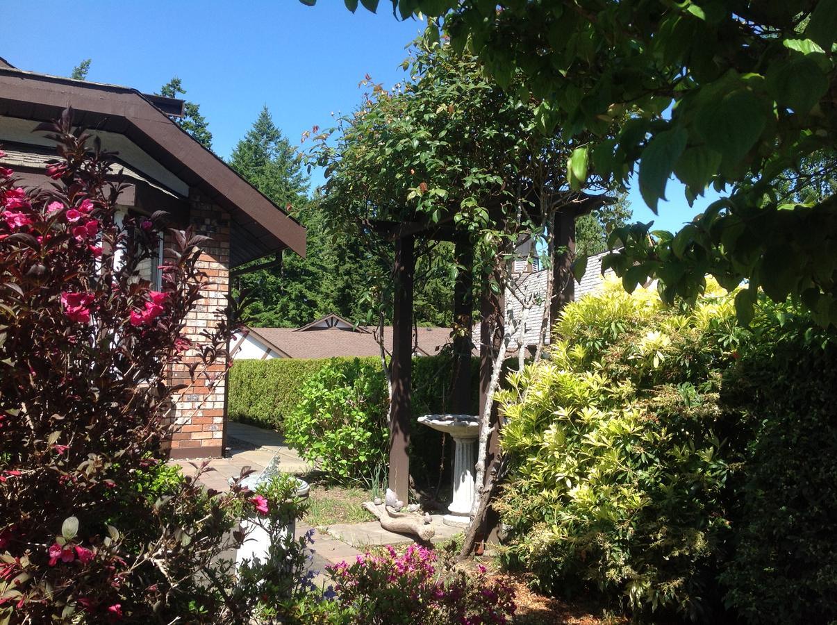 Laurel'S Cottage By Elevate Rooms Qualicum Beach Exterior foto